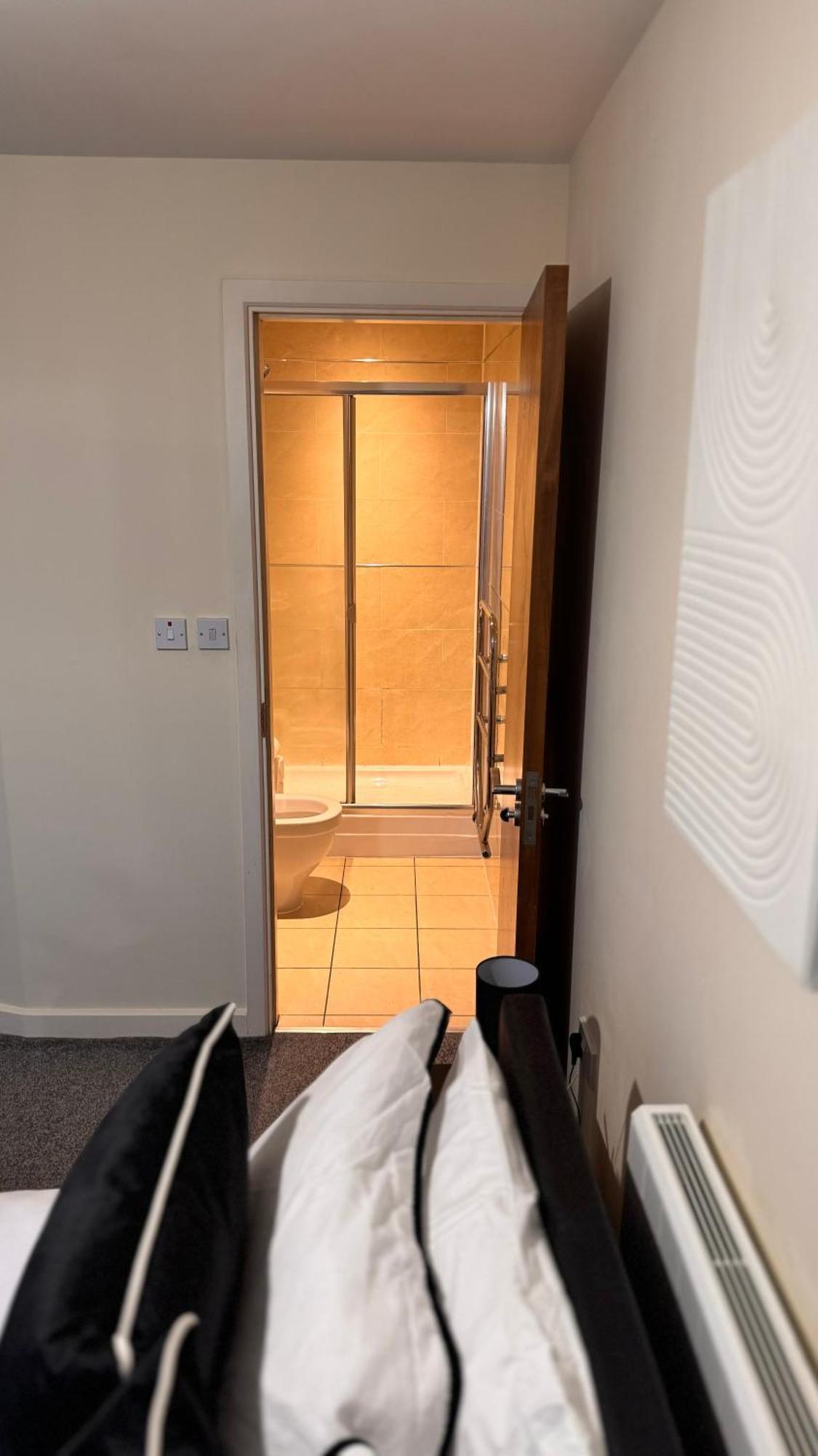 Am Apartments Bradford  Ngoại thất bức ảnh