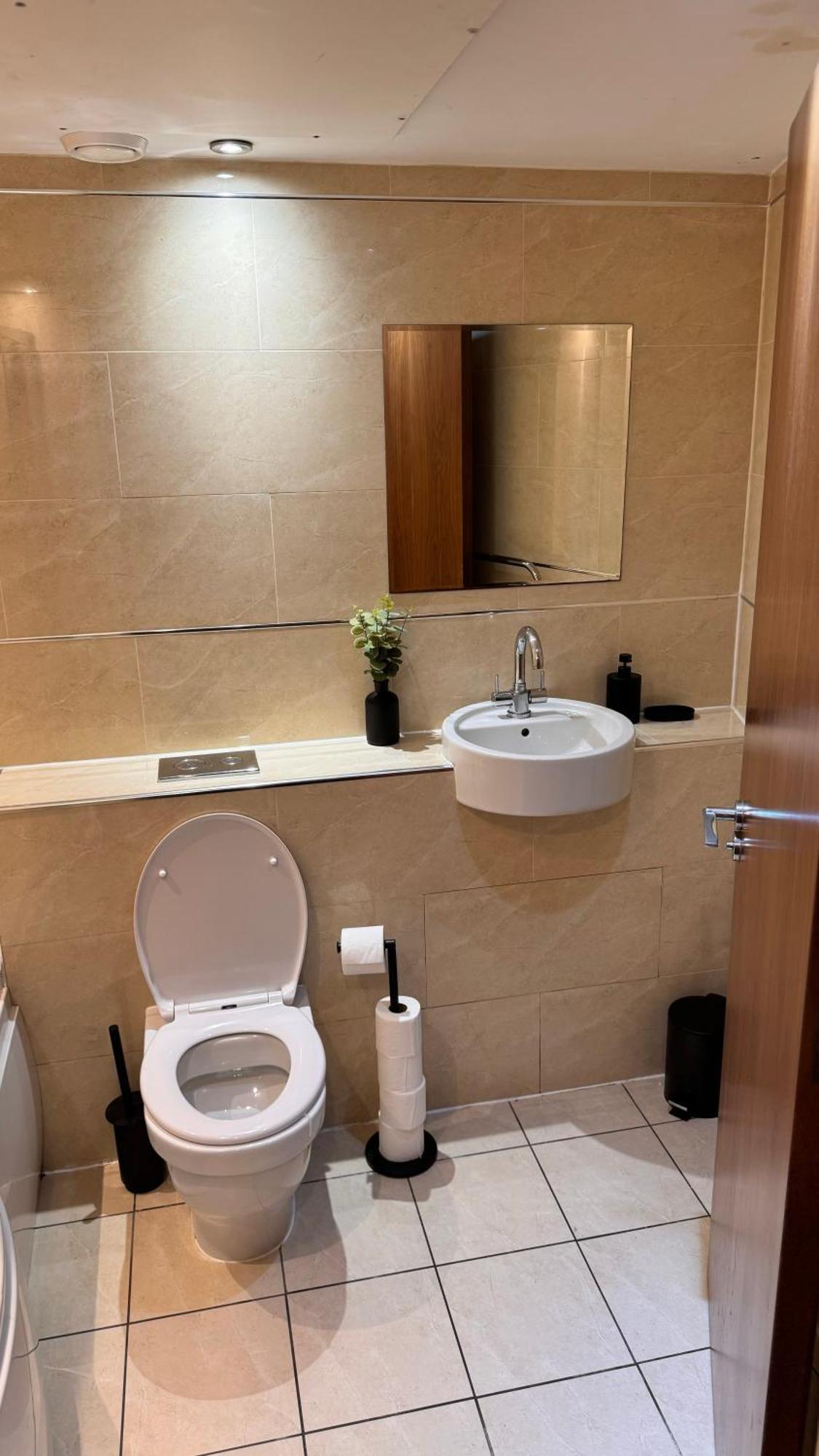 Am Apartments Bradford  Ngoại thất bức ảnh